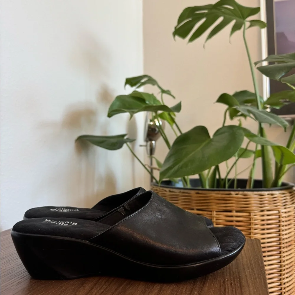 Walking Cradles Black Leather Open-Toe Wedge Slides